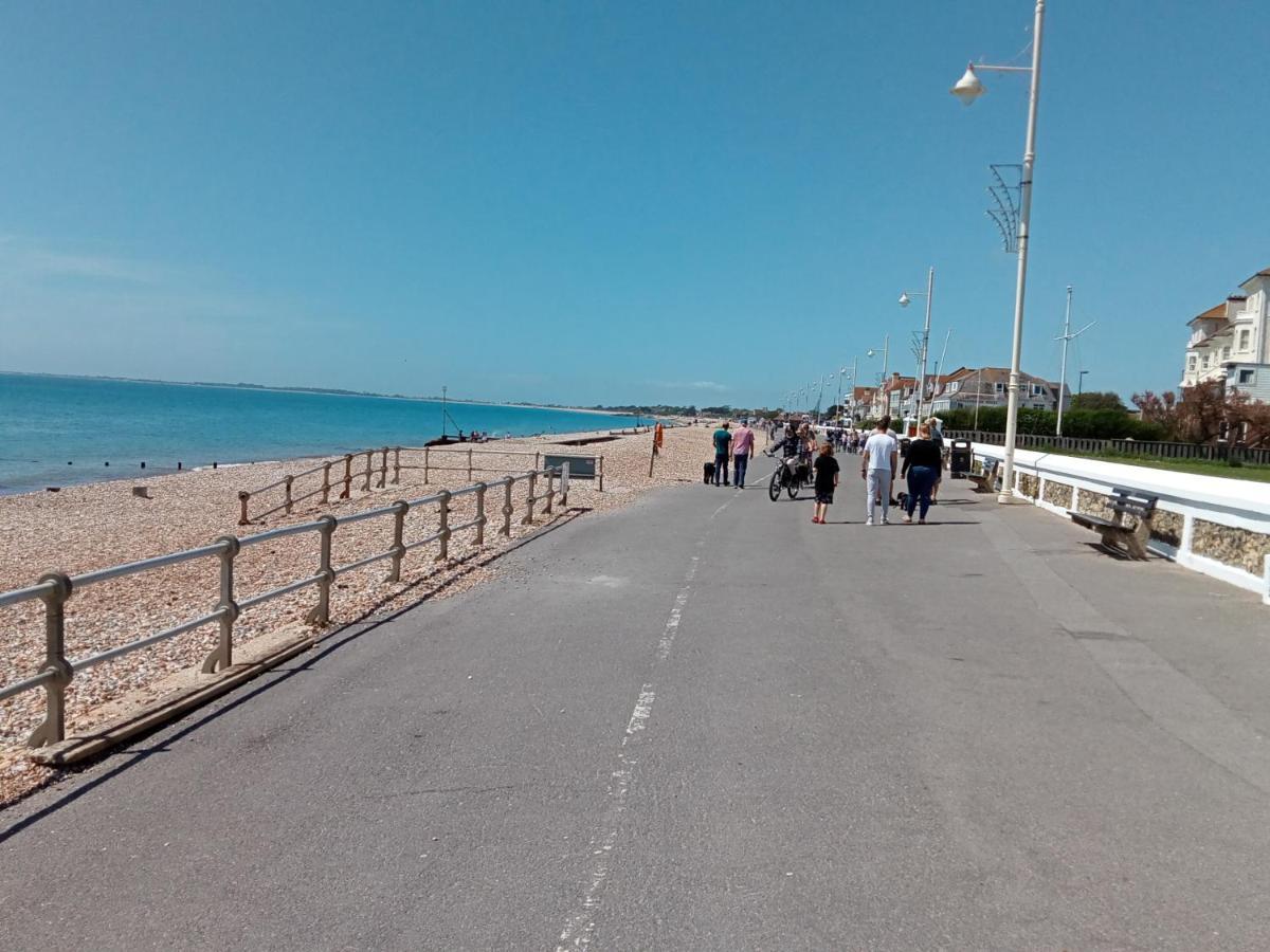 Glorious Duplex Holiday Apartment By The Sea Bognor Regis Esterno foto