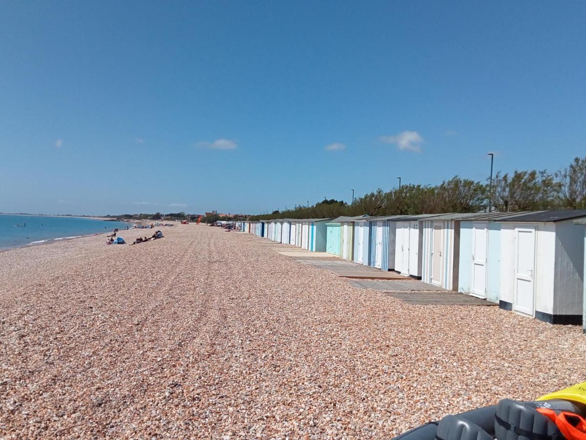Glorious Duplex Holiday Apartment By The Sea Bognor Regis Esterno foto